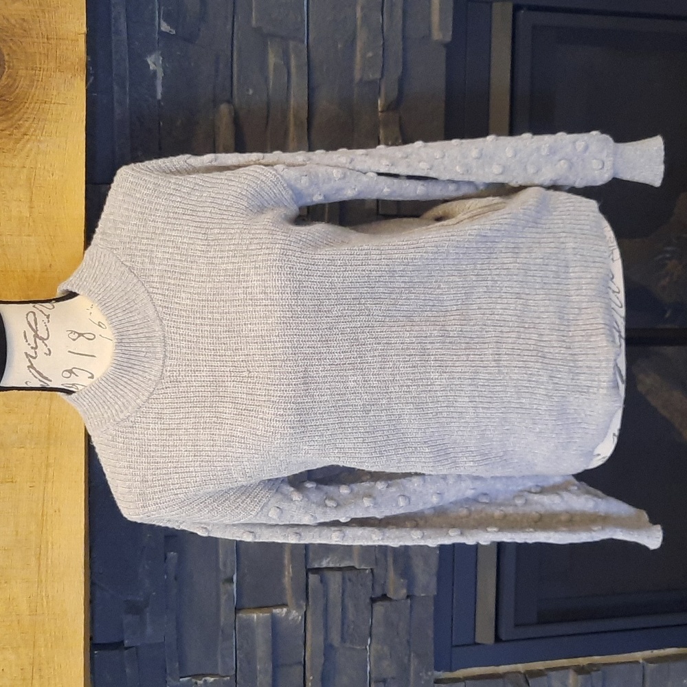 Vince camuto small gray mock neck sweater with pom pom arms